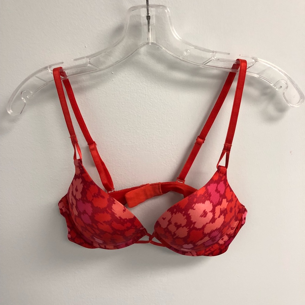 Victoria’s Secret Miraculous Plunge push-up bra